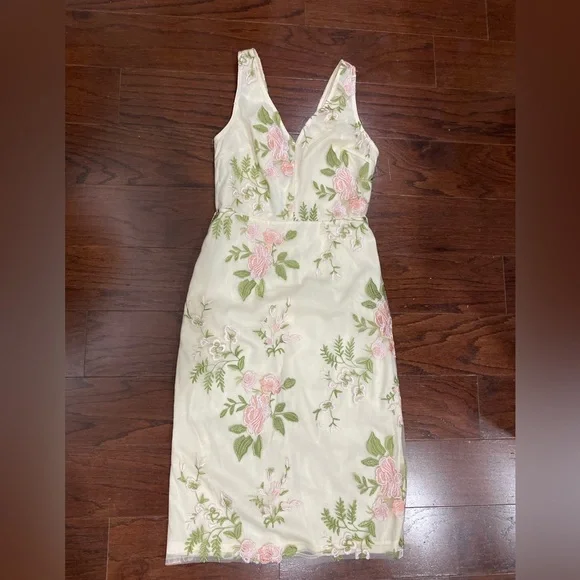 JJ’s House Floral Embroidered Dress size small - Picture 3 of 7